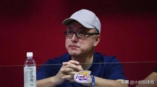 李晓旭受伤后，赵继伟怒砸地板，杨鸣眉头紧锁，为何总经理李洪庆却累到打哈欠？