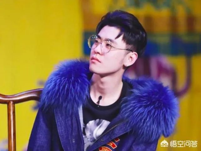 因唱小曲成“德云一哥”，不到半年反超岳云鹏，张云雷为何能火？