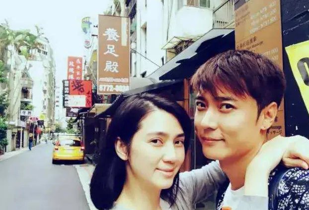 张丹峰与洪欣之间是爱情吗？