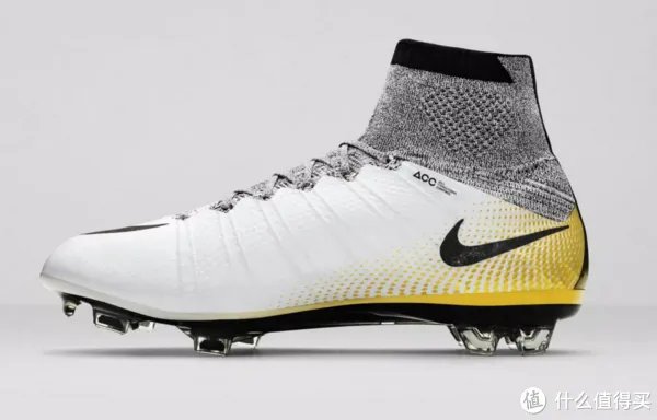 只有天空才是极限：耐克 推出限量版 Mercurial Superfly CR7 324K Gold / Quinhentos 足球鞋