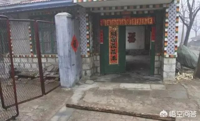 在农村过年时，门口横放一棵高粱秸什么用意？