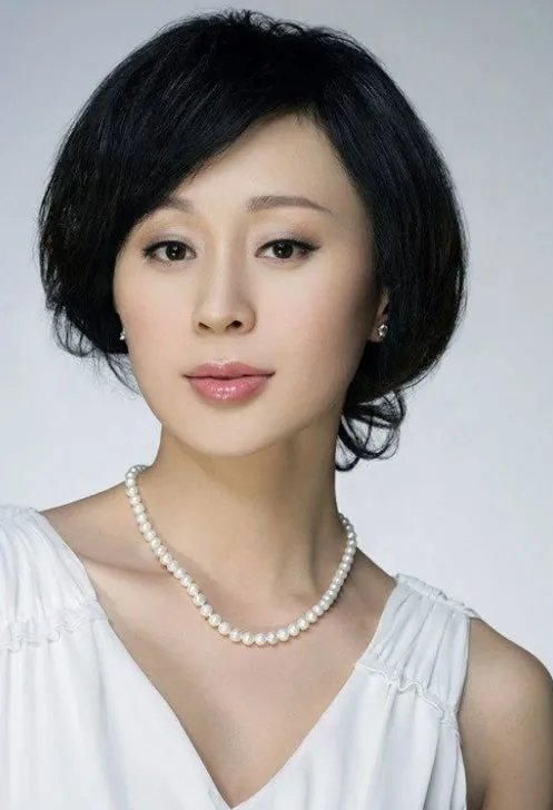 17岁进中戏合作胡歌走红 与老公裸婚至今