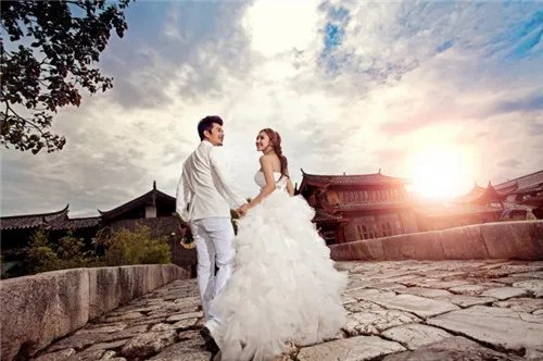 金夫人婚纱摄影公司简介 韩式婚纱摄影实用技巧