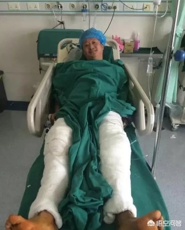 吴京自曝可以拿残疾证：我下肢瘫痪过，经历过生死，你怎么看？