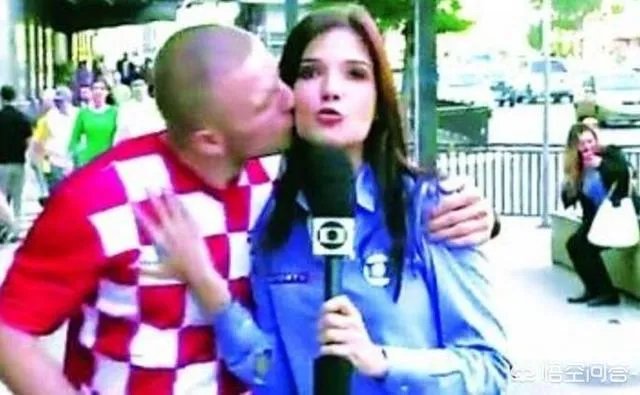 世界杯期间,哥伦比亚的女记者在做现场直播时,遭遇陌生球迷袭胸和强吻,对此你是怎么看的?