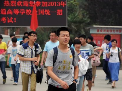 网友被南开大学校长论文造假震惊，论文造假的人是出于什么心理？