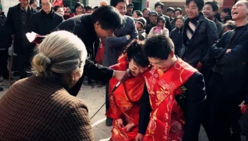 给媒人红包多少合适 媒人红包什么时候给合适