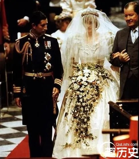 戴安娜王妃的世纪婚礼回顾 英国皇室婚礼场景