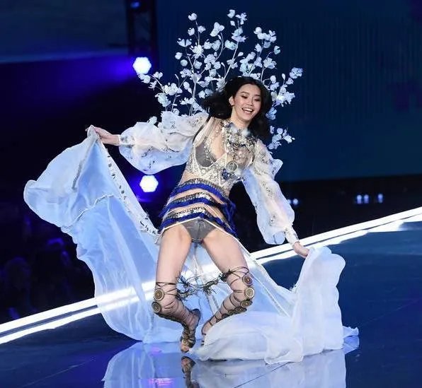 如何评价奚梦瑶？