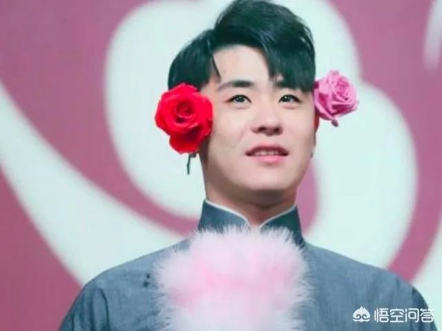 因唱小曲成“德云一哥”，不到半年反超岳云鹏，张云雷为何能火？