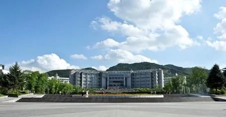 鞍山的辽宁科技大学是几本？学校怎么样？