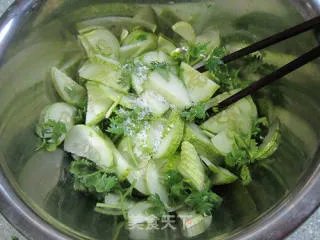 快手巧拌爽脆的地黄瓜