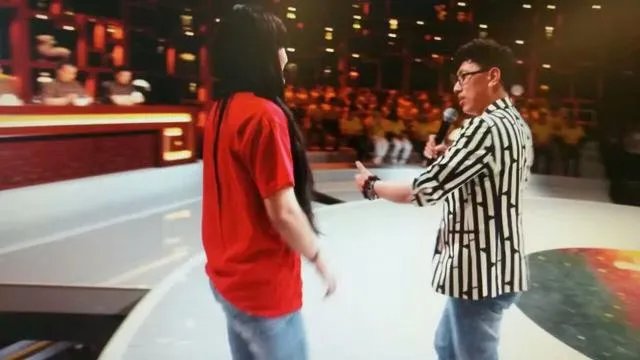 为什么台湾综艺节目都要安排每天一集，而大陆每周一集？