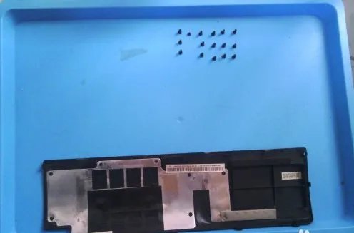 宏基的笔记本4750G 怎么拆开来自己清灰啊。