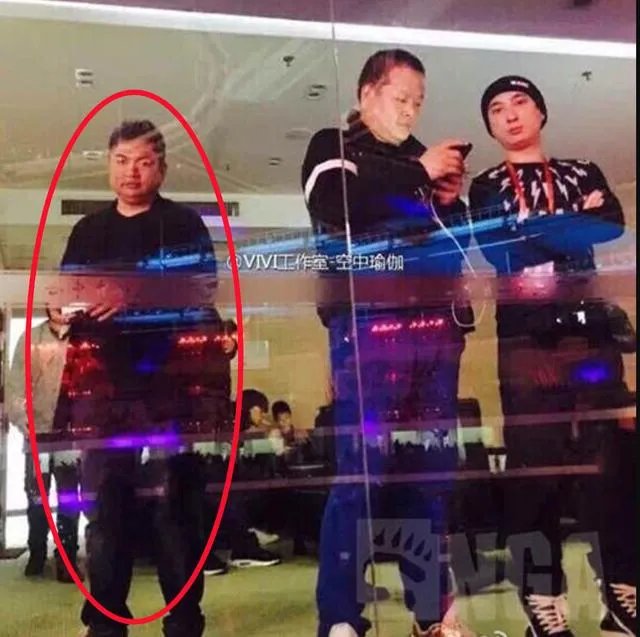 《英雄联盟》的主播小智到底长什么样子？有没有真实的照片？