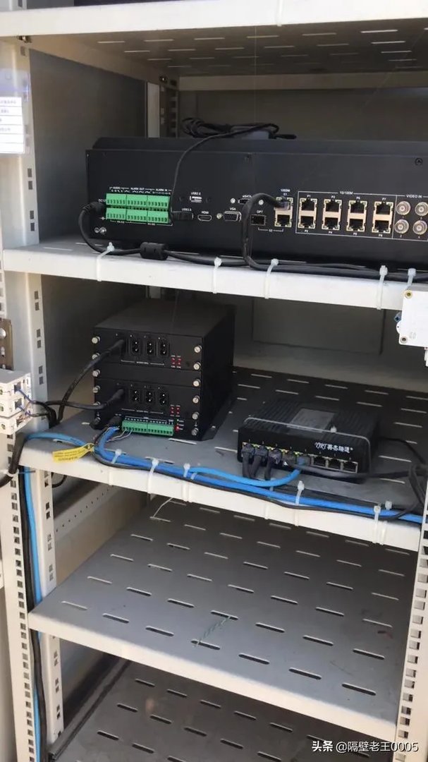 闯红灯电子警察怎样启动