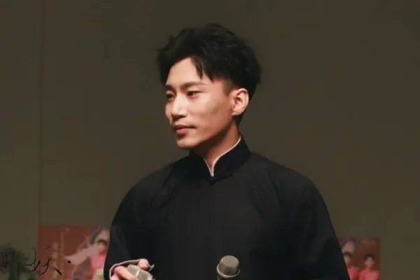 王鸥何九华恋情疑坐实！手机壳上刻对方名字，还一起参加婚礼，算实锤了吗？