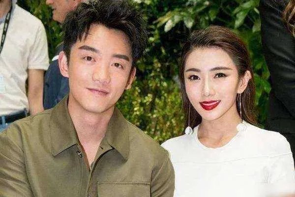 郑恺王晓晨两人亲密互动,是要曝光恋情了吗?