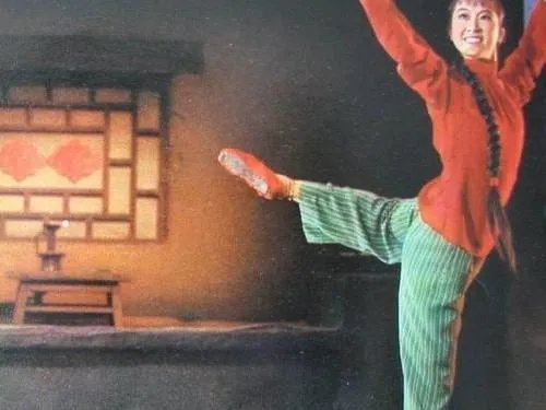 电影白毛女结尾早先赵大叔说的那个什么过来了