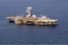 美航母因苏伊士运河堵塞滞留地中海