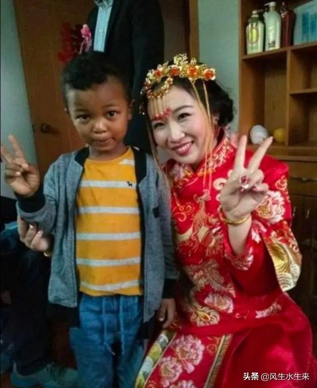 女儿和非洲小伙离婚了，孩子留给男方好还是留给女方好？