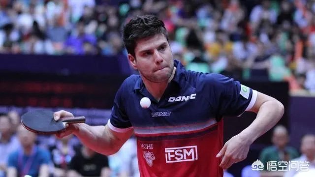 你认为奥恰洛夫在澳大利亚公开赛被于子洋击败后，他的世界排名会下滑多少位？为什么？