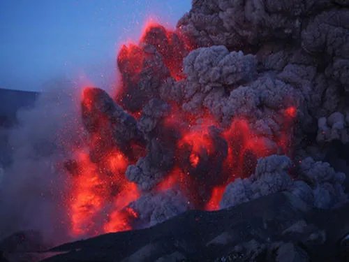 冰岛火山或将喷发，哪些现象表明了它“蠢蠢欲动”？