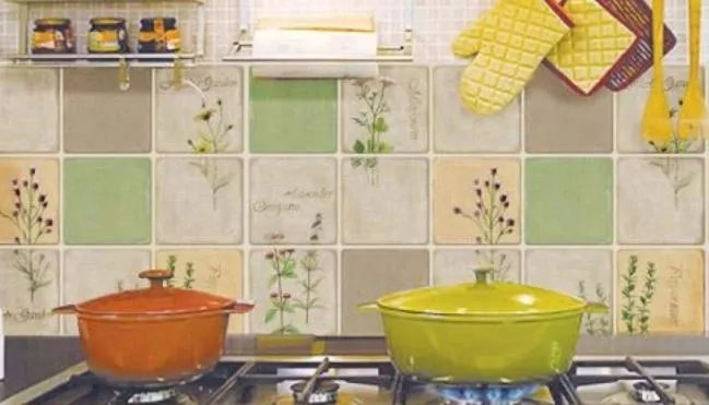 厨房防油贴纸怎么贴