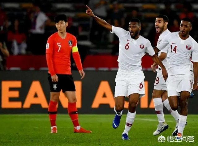 对于韩国队被卡塔尔一剑封喉输了，韩国球迷说韩国队和中国队一样丢人，你怎么看？