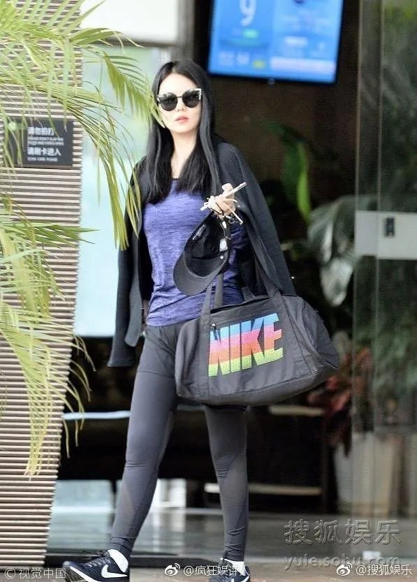 李湘成功瘦回了当年的好身材，她是怎么做到的？