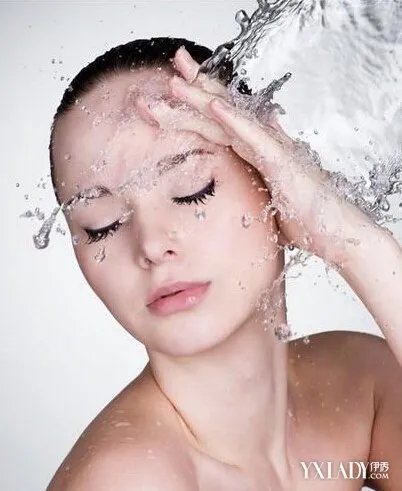 高圆圆获粉丝送花逆龄女神告诉你如何拥有好肌肤！