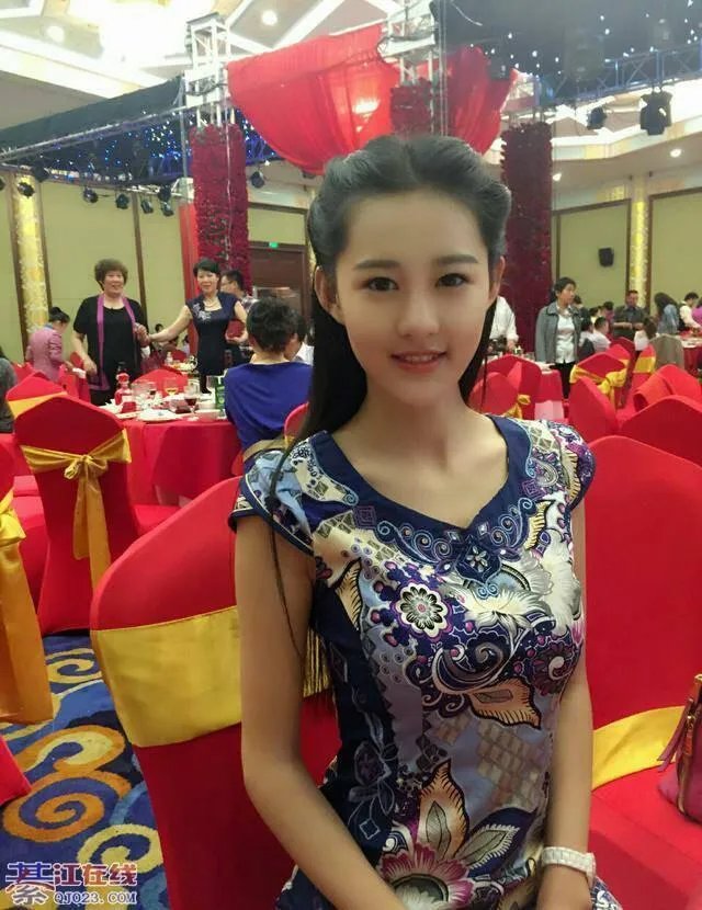 素颜也很漂亮的女生，长什么样？