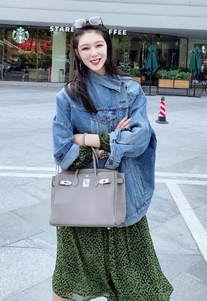 林丹退役后，出轨门女主再发声：没花男人钱没蹭热度，你怎么看？