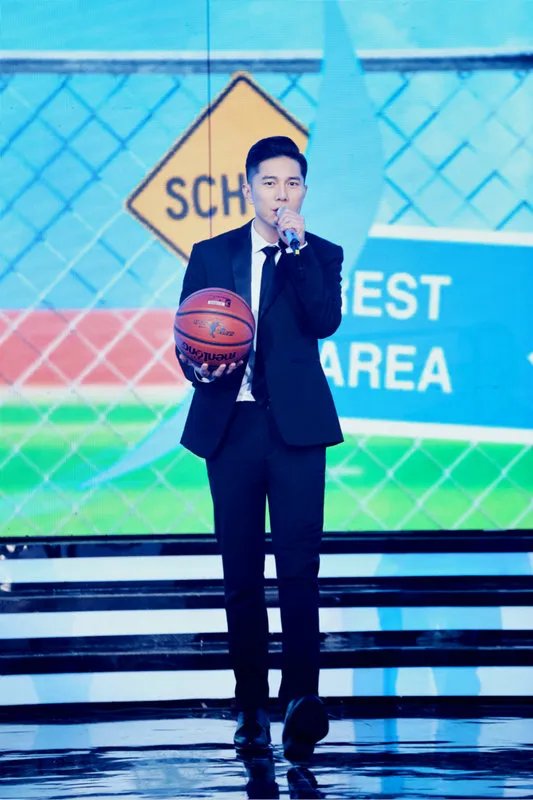 可米小子主唱转行当牙医，他是如何转行成功的？