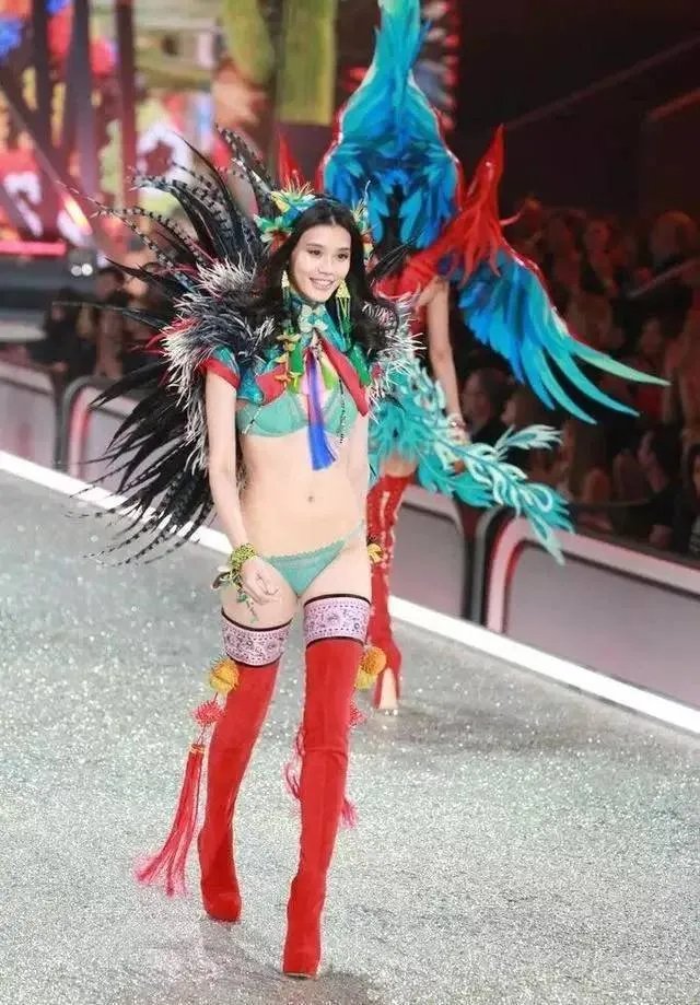 2016维密大秀里的中国元素——汝之房亦所需！