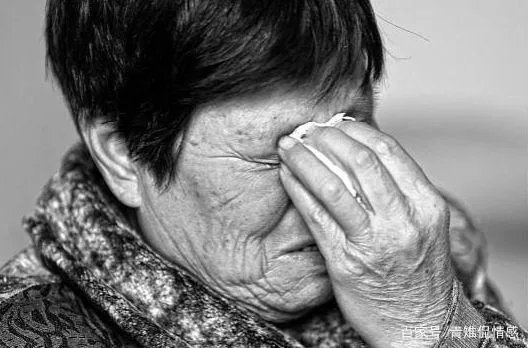 二胎双胞胎婴儿，被4岁孩子扔进水沟淹死，这事你怎么看？