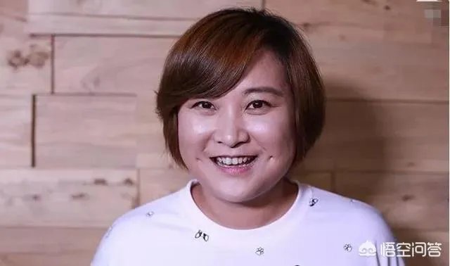 贾玲当年为什么会改行？她究竟是个怎样的人？