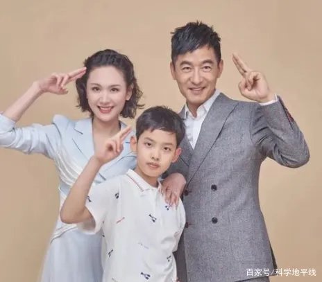 程莉莎深夜回怼网友太尴尬，郭晓东说了什么？