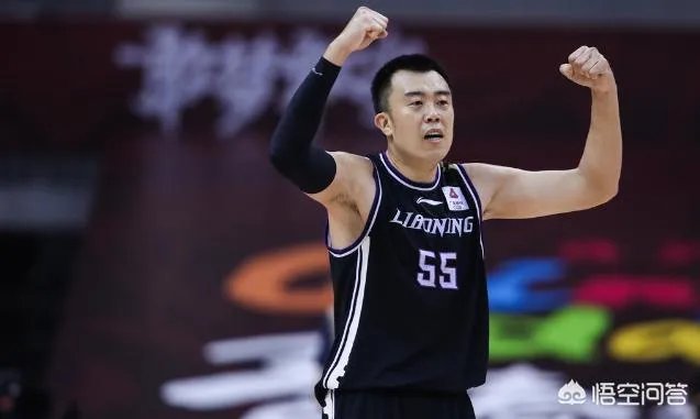 李晓旭受伤后，赵继伟怒砸地板，杨鸣眉头紧锁，为何总经理李洪庆却累到打哈欠？