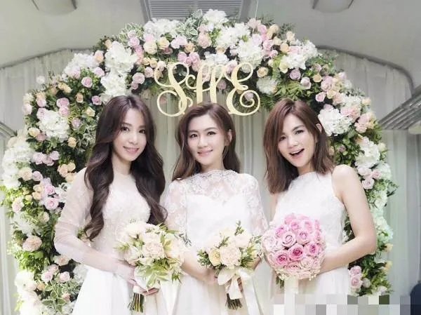 任家萱的结婚照