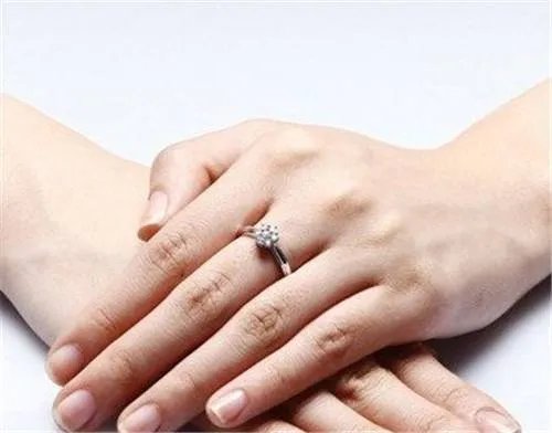 钻石戒指如何清洗  怎样保养钻石戒指