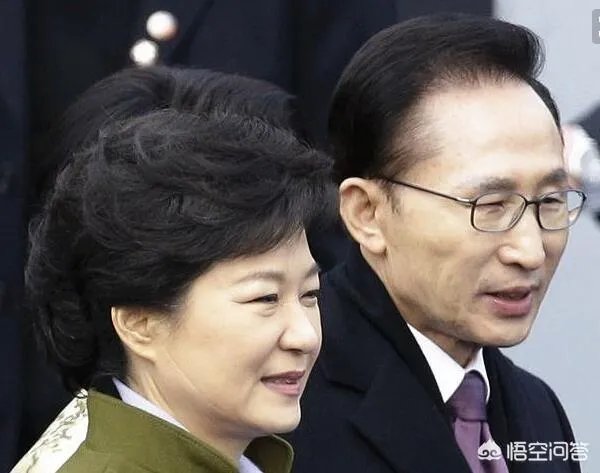 李明博和朴槿惠在看守所的待遇有什么不同？