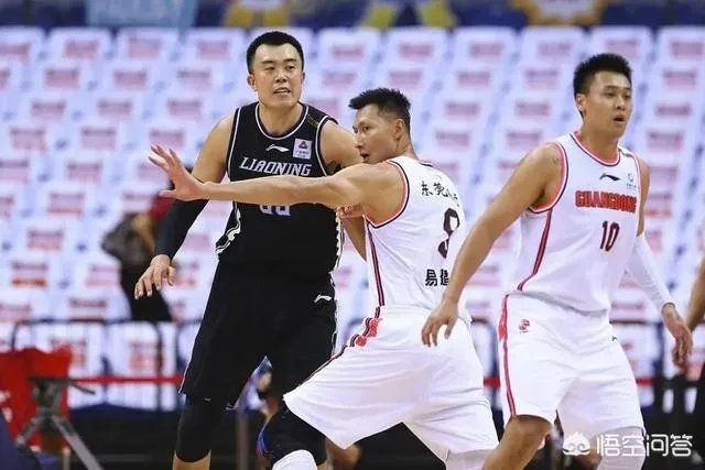 李晓旭受伤后，赵继伟怒砸地板，杨鸣眉头紧锁，为何总经理李洪庆却累到打哈欠？