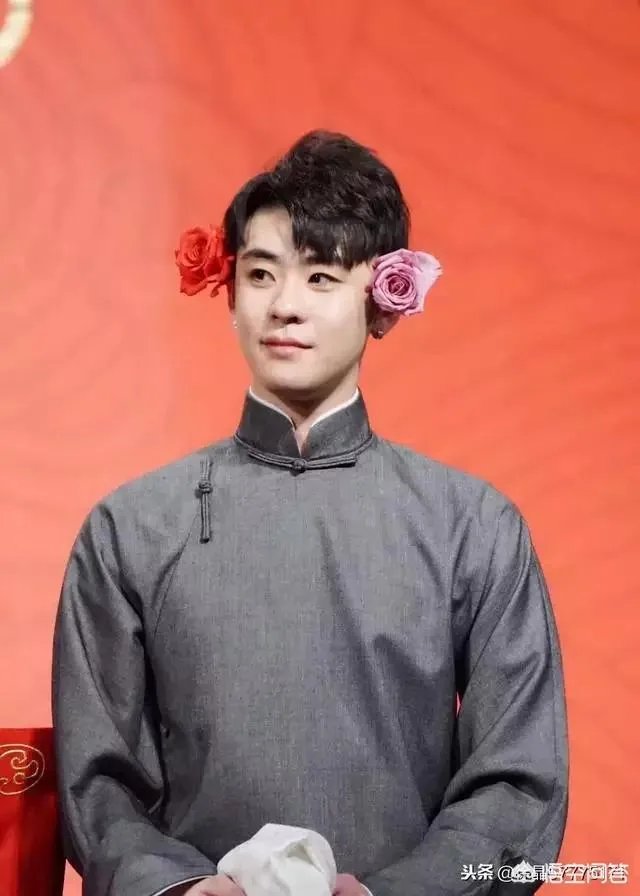 因唱小曲成“德云一哥”，不到半年反超岳云鹏，张云雷为何能火？