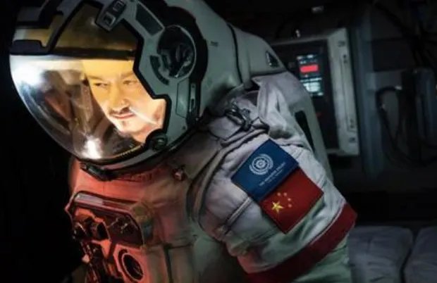 《流浪地球》加长版年内上映？