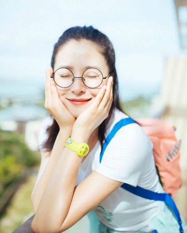 江一燕被拍到两个孩子疑似隐婚，她的“文艺女神”人设要崩塌了吗？