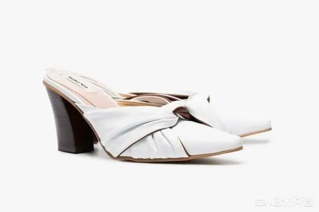 女鞋哪个牌子的受欢迎？