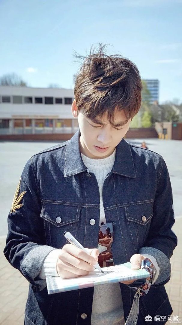 为什么最近没有李易峰的消息了呢？