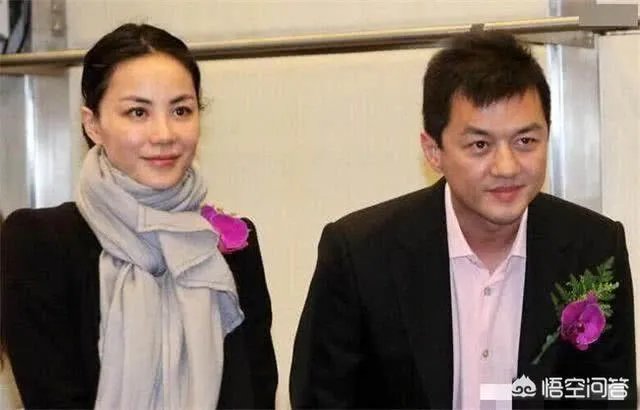李亚鹏的新女友长得很像香港街头唱歌的小龙女，但是看介绍觉得应该不是，有知情的吗？