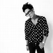 欧美伤感黑白男生qq头像